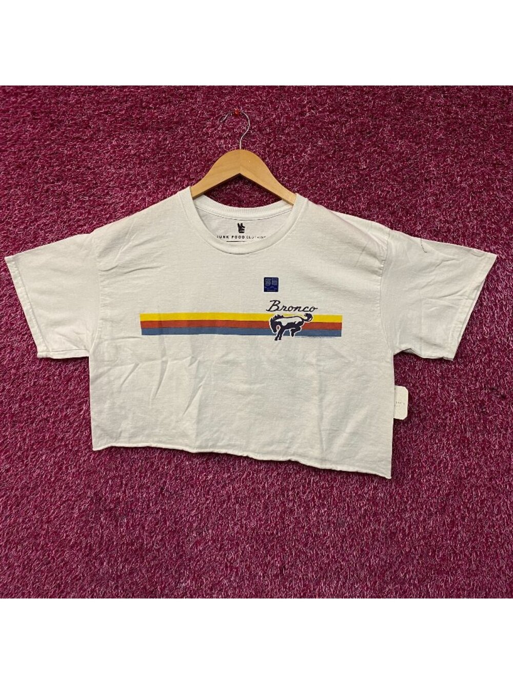Junk Food Clothing "Bronco 66" Graphic Women's Crop Tee Medium
